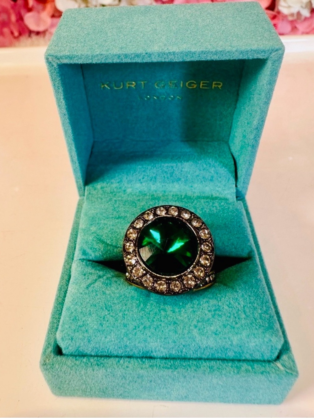 Kurt Geiger Octavia Emerald Green Center Crystal Halo Ring NWT - Picture 6 of 10